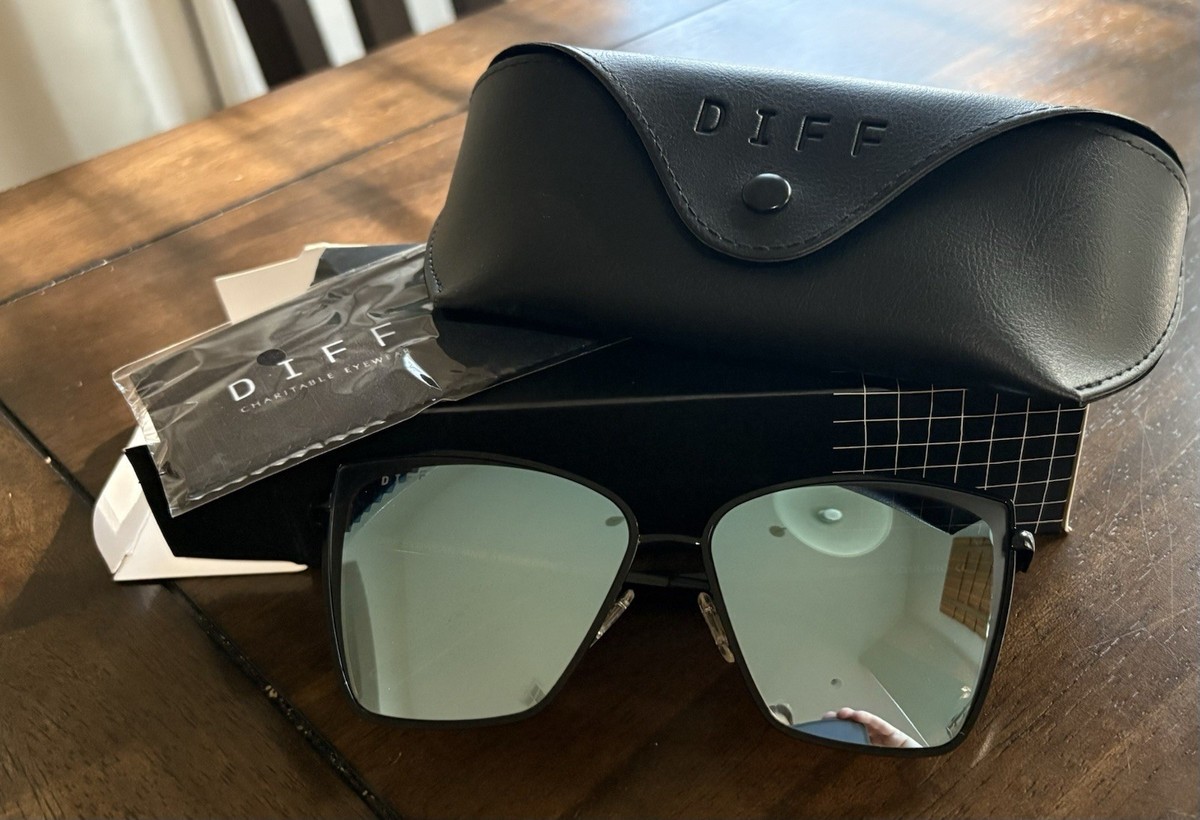 DIFF Eyewear BK-GG18 Becky Sunglasses in Black Flash Grey - NEW IN CASE View 4