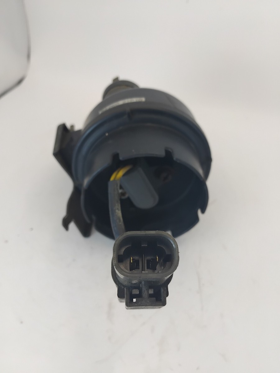 1984-1989 Nissan 300ZX Z31 Vacuum Tank Pump Canister