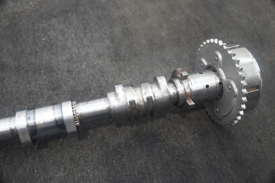 Unidad ajustadora de entrada del árbol de levas de culata del motor 6M109087K Lamborghini Urus S Foto 3 de 4