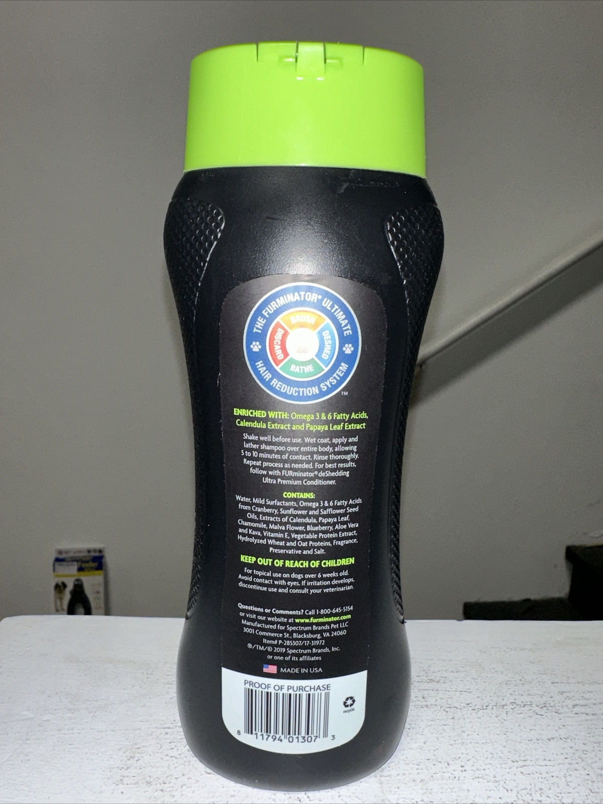 Furminator deSHEDDING Ultra Premium Dog Shampoo - 16 oz - Brand New
