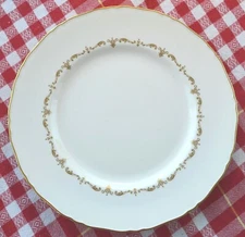 Dinner Plates 'Gold Chantilly' by ROYAL WORCESTER