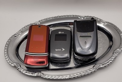 Vintage Flip Phone Lot: Motorola RAZR V3, Sanyo SCP-3200, LG LX160 Please Read