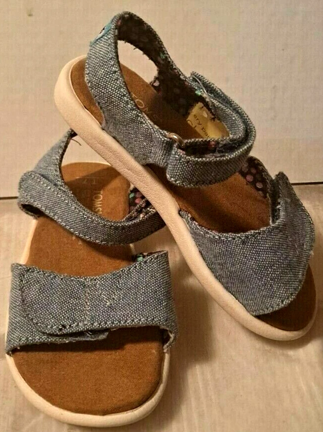 Sandalias cambray azul marino claro con tiras para niñas pequeños tOMS talla 7 NUEVAS Foto 2 de 4