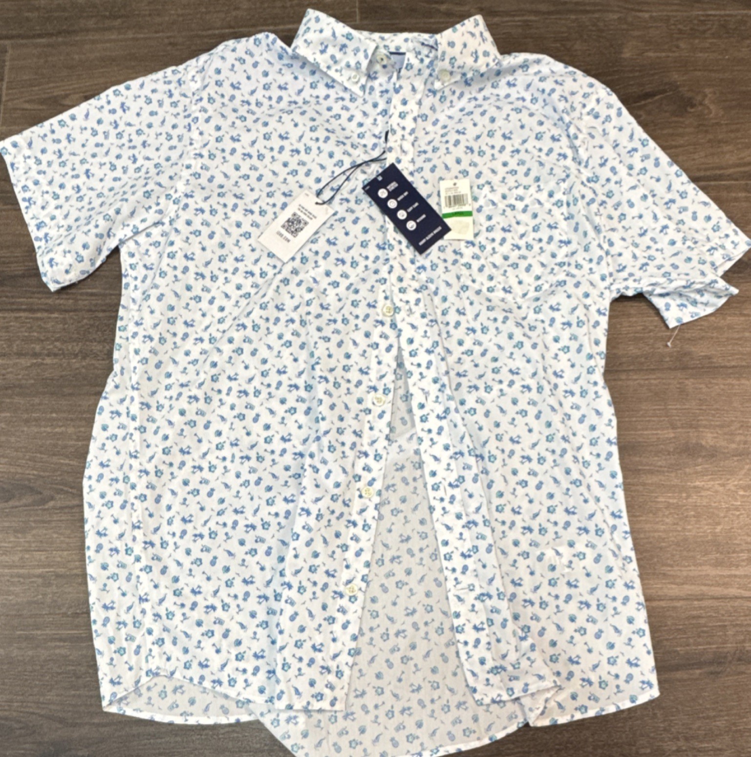 IZOD Men’s L Regular White/Blue Tropical Print Short Sleeve Button-Up Shirt