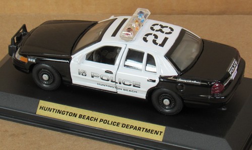 Welly Huntington Beach Police Dept. (HBPD) Ford Crown Victoria 1:43 NOS - Picture 3 of 3