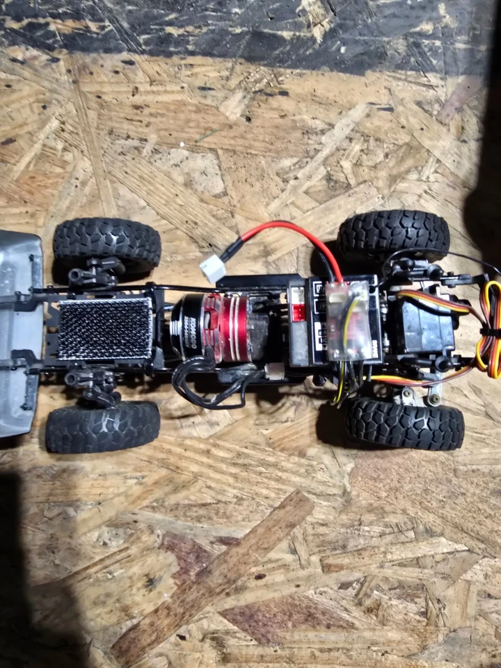 Axial scx24 C-10 sin escobillas muy mejorado Foto 3 de 4