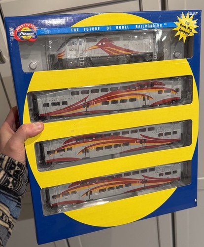 Juego de 3 vagones modelo tren a escala HO Athearn 25994 Nuevo México Rail Runner F59PHI Loco | Zustand: New
