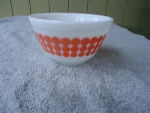 PYREX Vintage Orange Polka Dot Mixing Nesting Bowl 1.5 Pint 401 USA