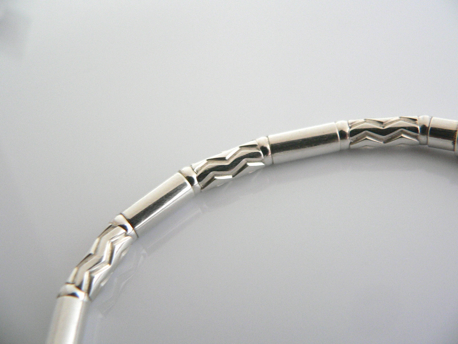  Tiffany & Co Silver Carved Bead Bracelet Etched Bangle Gift Love Statement Art