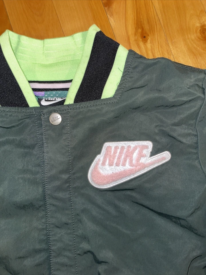 Niñas Nike Ropa Deportiva Chaqueta Bomber Verde Floral Reversible Talla Juvenil Pequeña Foto 2 de 4