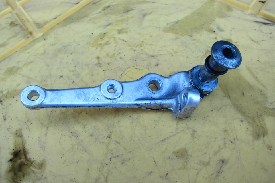 2011 MV AGUSTA BRUTALE 990R OEM КРОНШТЕЙН КРЕПЛЕНИЯ - Изображение 3 из 4