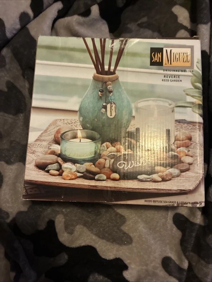 San Miguel Reverie Reed Garden Set NIB - Image 2 of 3