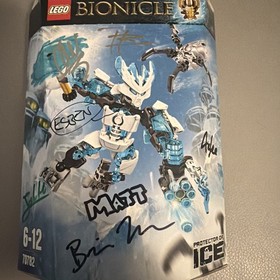 AUTOGRAPHED BY G2 DESIGN TEAM LEGO BIONICLE: Protector of Ice (70782) RARE