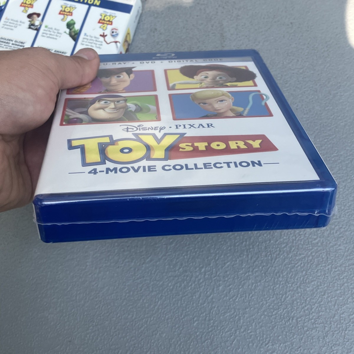 トイストーリー　　4ムービーコレクション　DVD/Blu-ray Toy Story: 4-Movie Collection (Blu-Ray + DVD + Digital Code