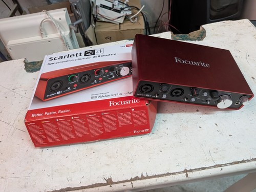 Focusrite Scarlett 2i4 USB Digital Recording Interface Audio Musicians