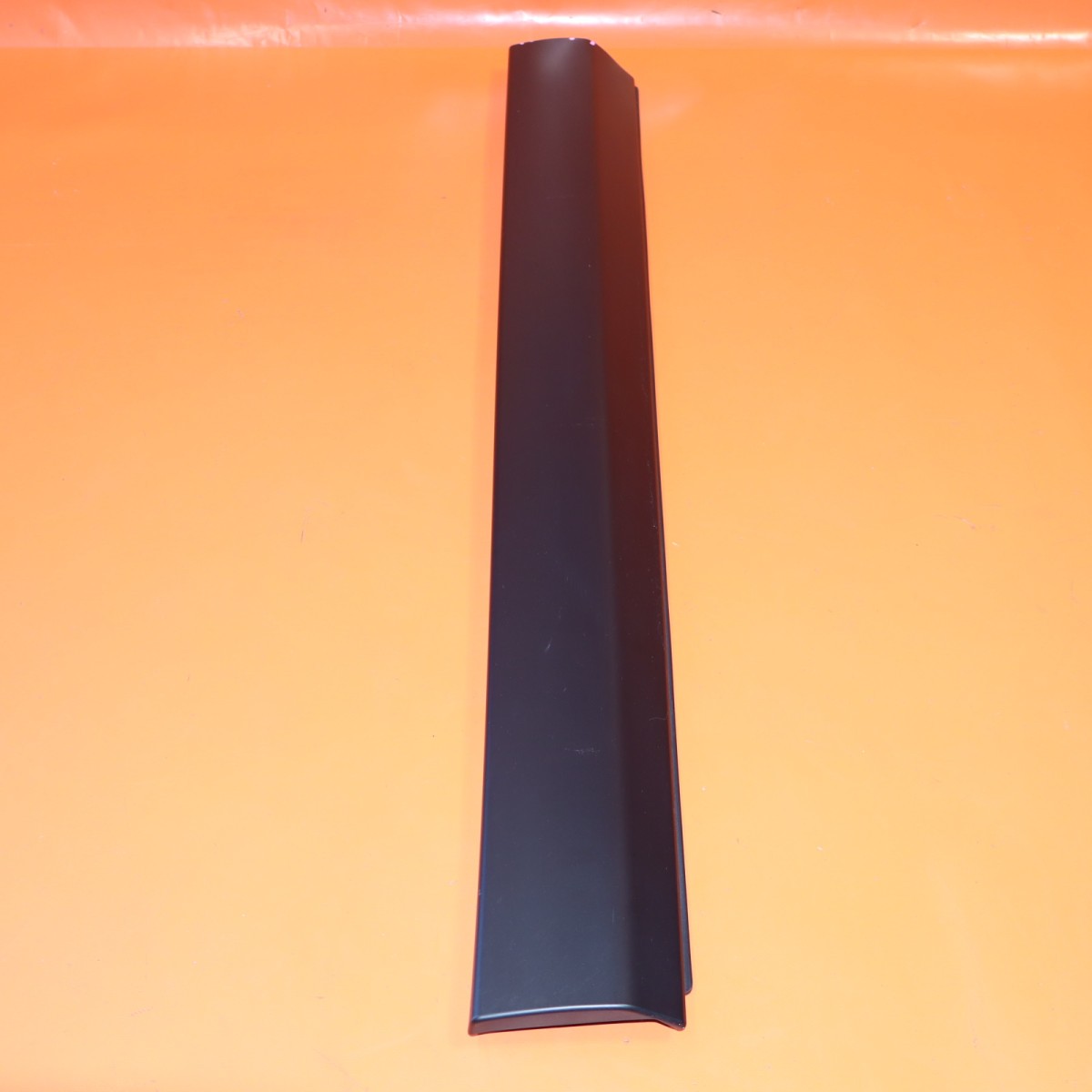 Rolls-Royce Cullinan 2017-2021 Rear Right Body side molding P/N 51137448584
