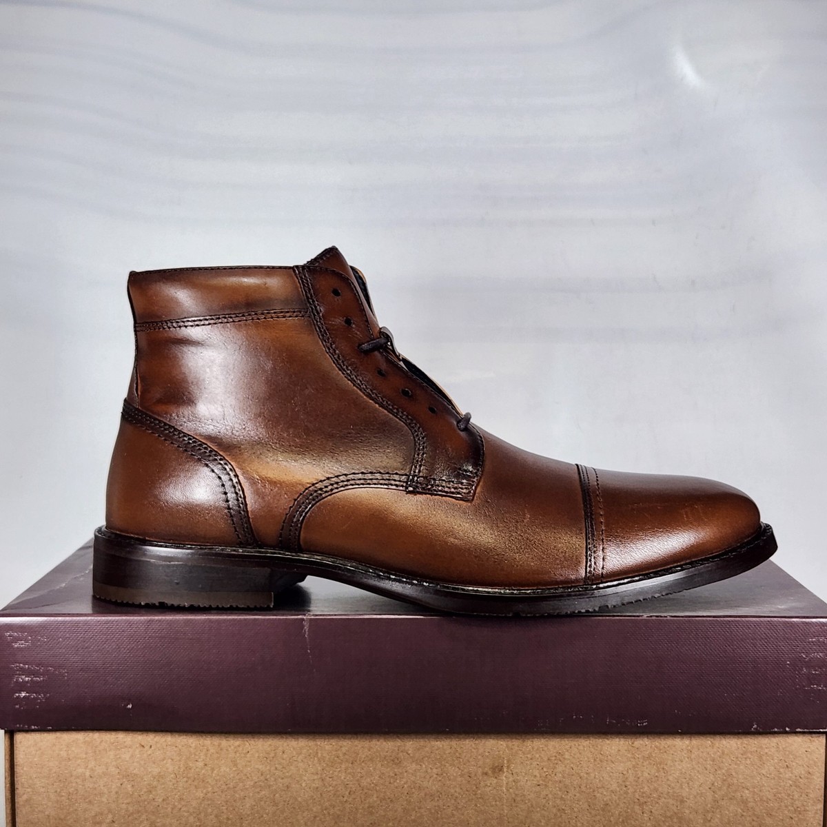 Size 10 Johnston Murphy Wilkes Cap Toe Zip Boot Brown