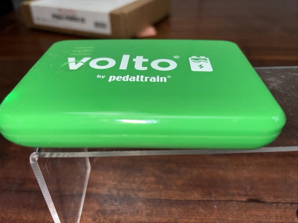 Tren de pedales VOLTO potencia recargable para pedales de 9v Foto 3 de 4