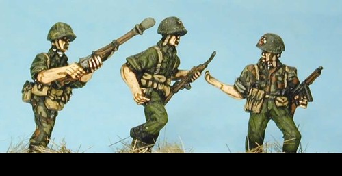 SHQ AV1 1/76 Diecast Vietnam ARVN Officer, NCO w/ Thompson, Rifle Grenadier - 第 1/1 張圖片