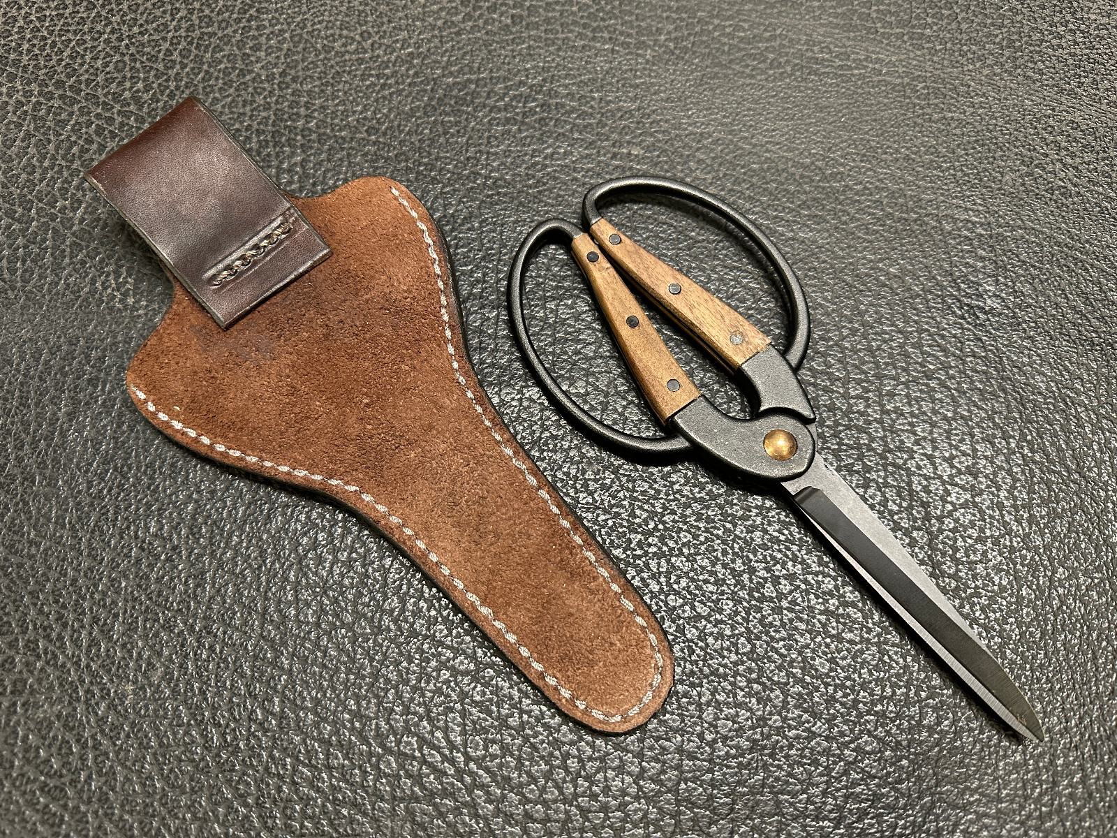 CUSTOM Leather Holster with Scissors - Barebones Shears / Dark Oil Sheath
