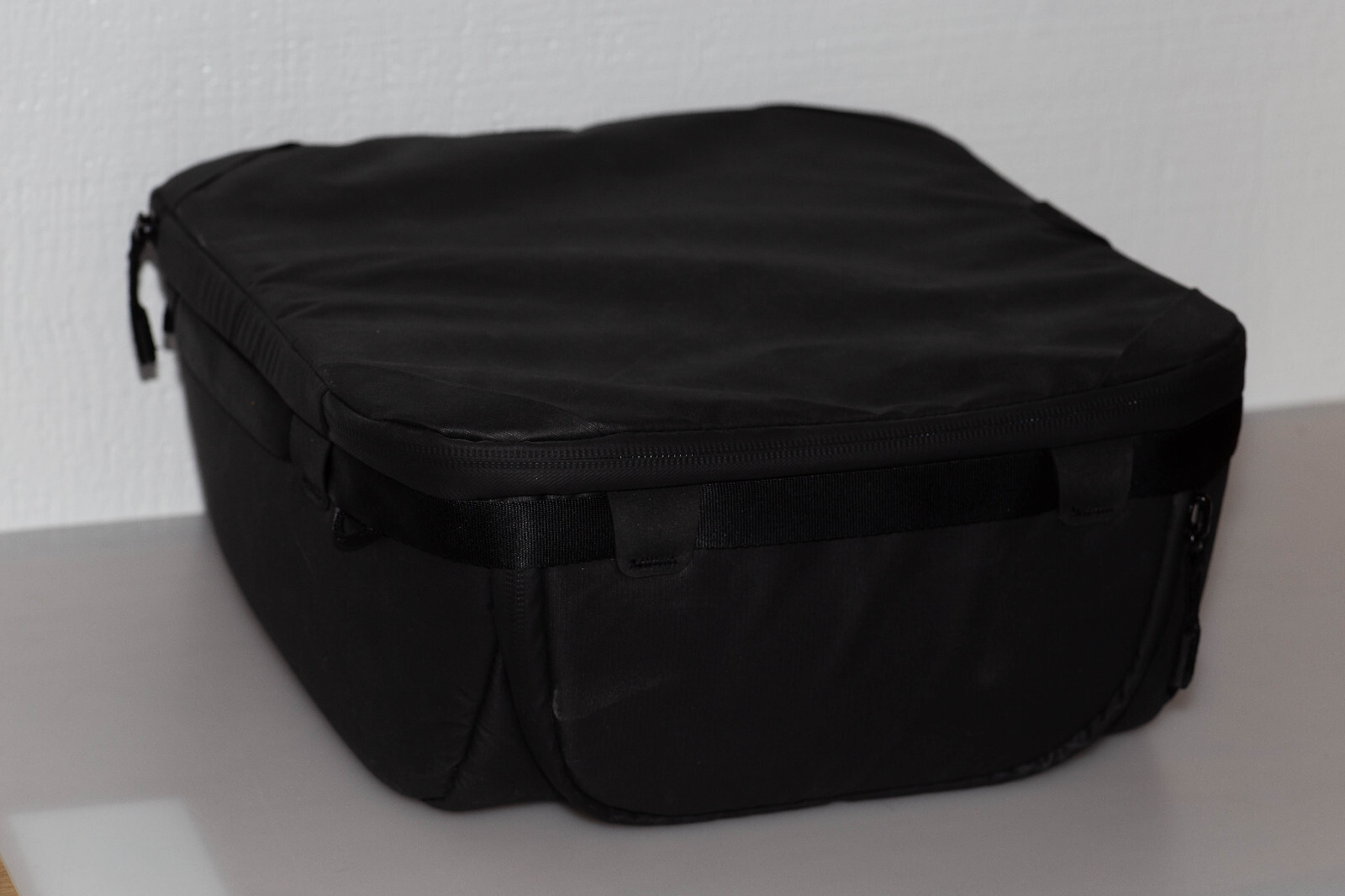 Peak Designs Camera Cube V2 - Medium - Mint Condition - US Seller