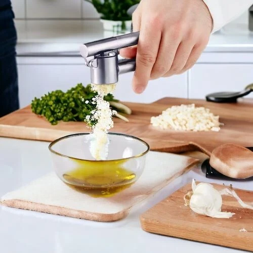 IKEA KONCIS Exprimidor de Ajo Prensa Trituradora Acero Inoxidable 6 1/4 " Foto 3 de 4