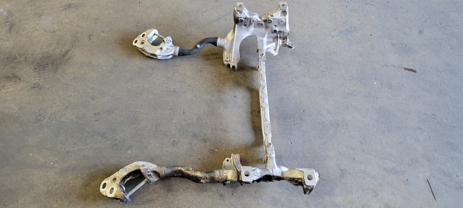 LAMBORGHINI URUS SUSPENSION CROSSMEMBER ENGINE CRADLE SUBFRAME OEM 4M0399315AA 