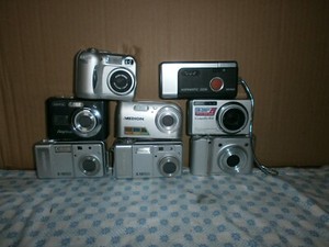 Konvolut 8x diverse digitale Kompaktkameras als Ersatzteilespender