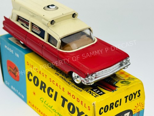 CORGI TOYS #437 SUPERIOR AMBULANCE CADILLAC CHASSIS Red White in BOX !!! - Picture 2 of 8