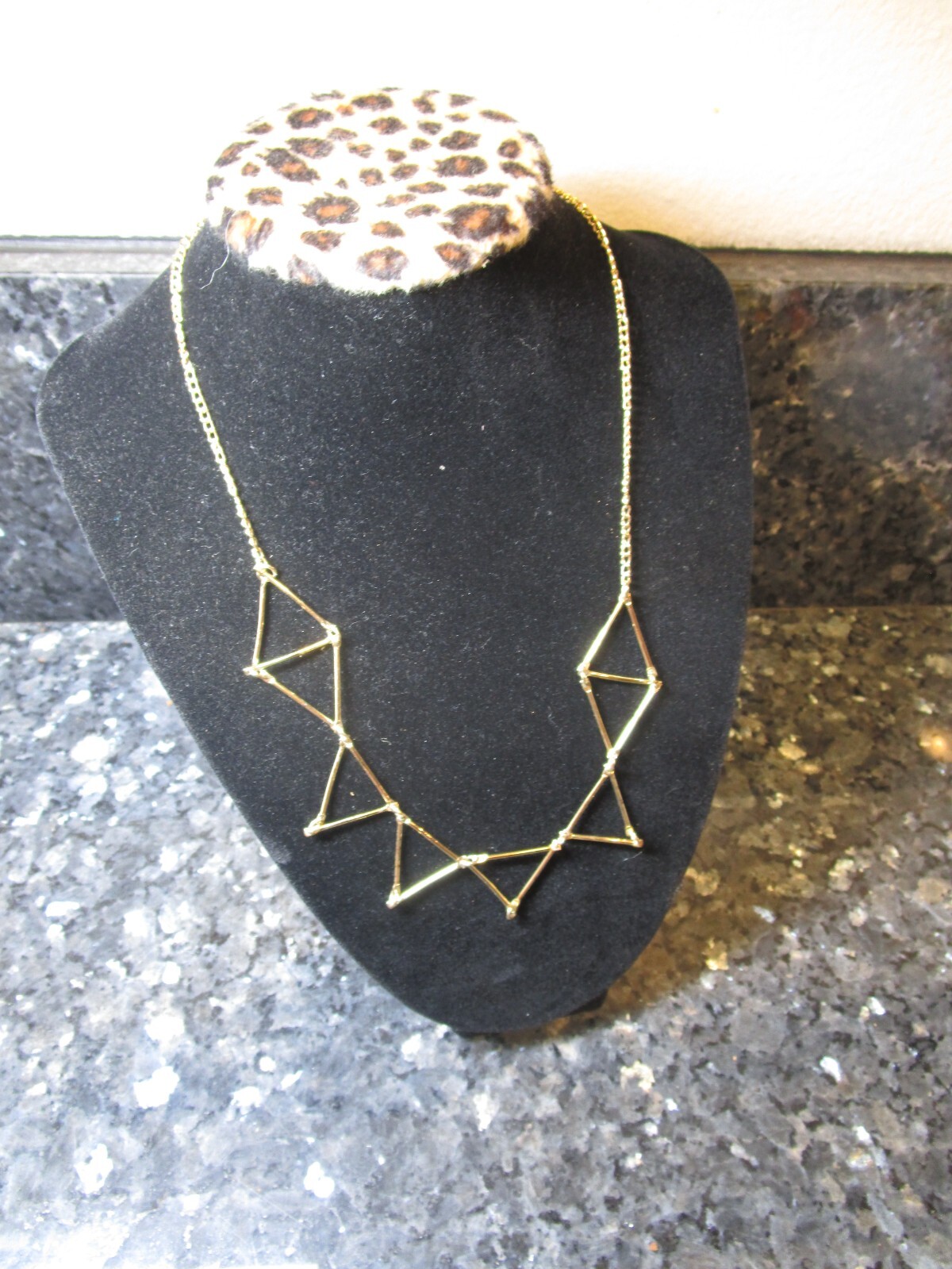 Simple Elegant Triangle Collar Necklace gold tone… - image 8