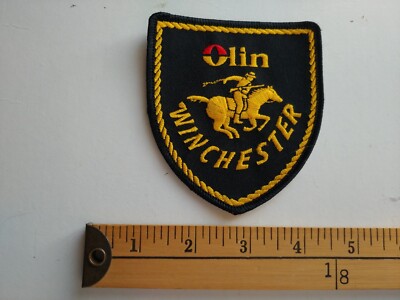 * 90S WINCHESTER OLIN GUN RIFLE HUNTING HUNTER PATCH CREST *