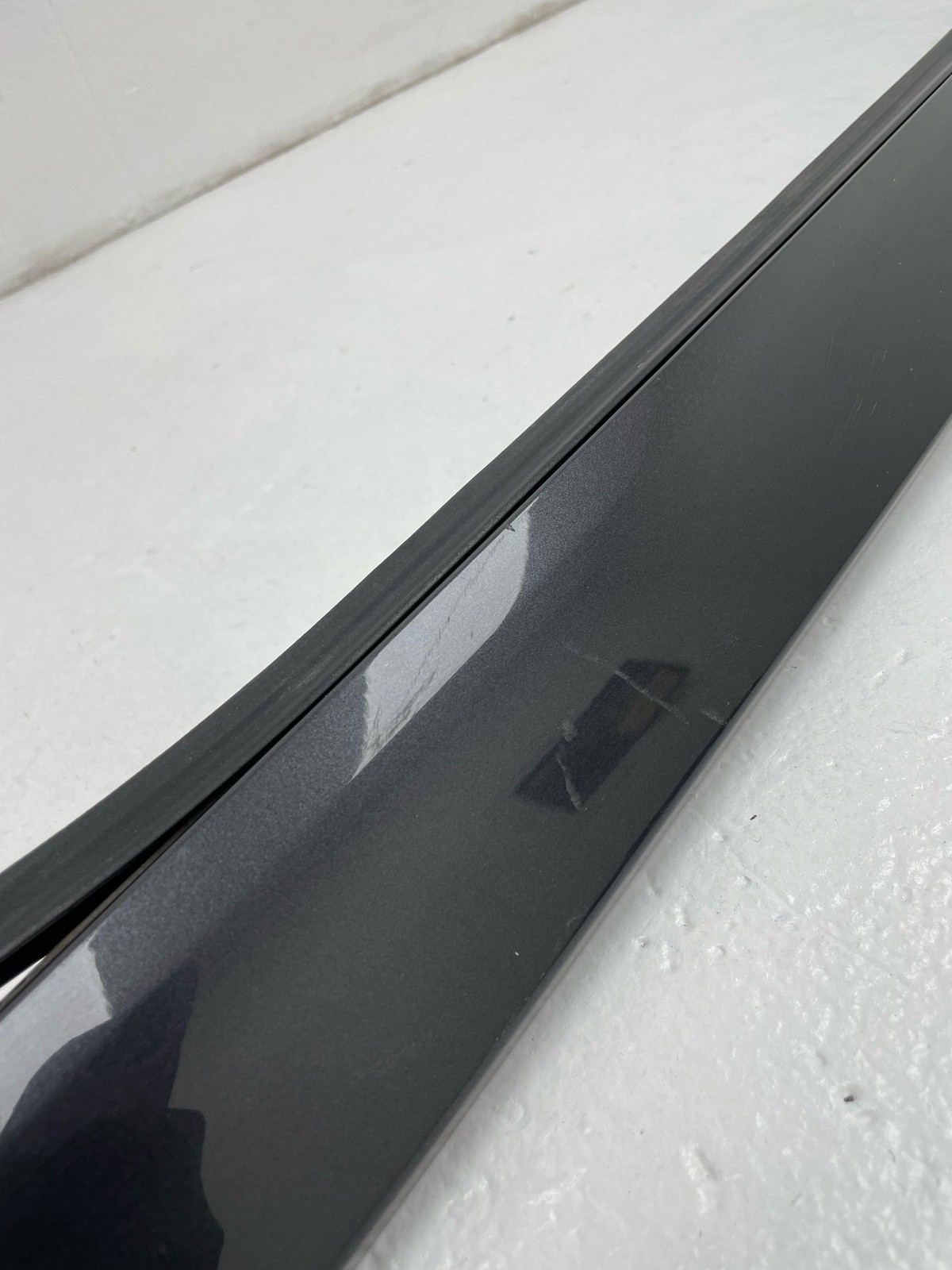 2014-2020 BMW I8 OEM RIGHT TOP ROOF PILLAR TOP DOOR TRIM PANEL MOLDING 7336424