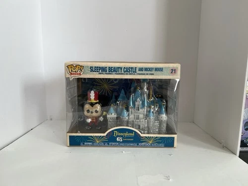 Funko Pop! Town: Disney - Sleeping Beauty Castle and Mickey Mouse #21