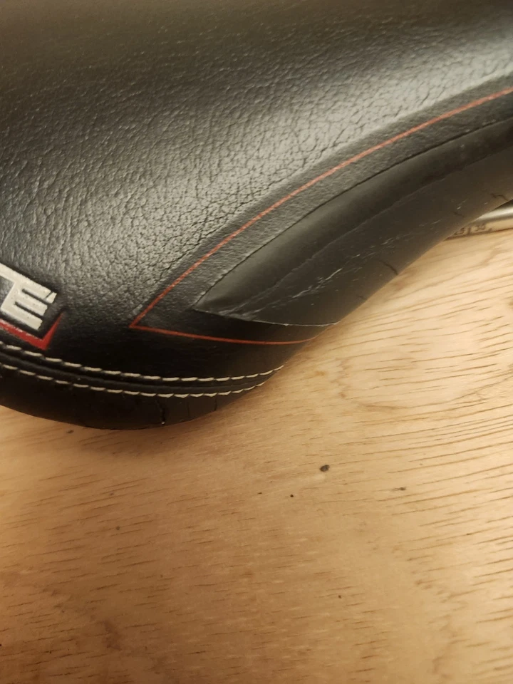 Asiento de bicicleta Forte Pro RS1 titanio Foto 3 de 4