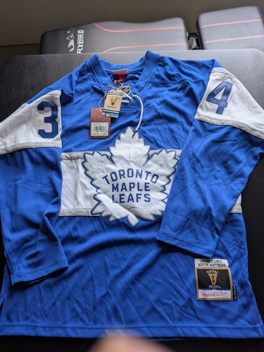 Toronto Maple Leafs "Centennial Classic" Auston Matthews Jersey, size adult L