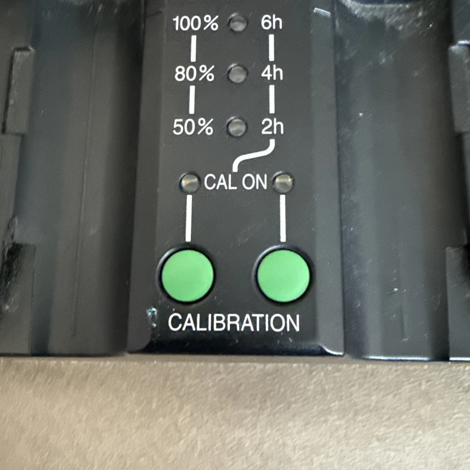 Cargador de batería original Nikon MH-26 Foto 4 de 4