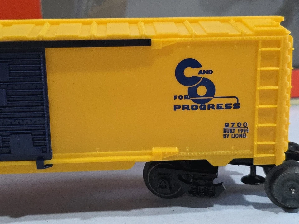 As Is Lionel 6-26276 Parts Repair Chesapeak & Ohio C&O 26296 Boxcar - Image 3 of 4