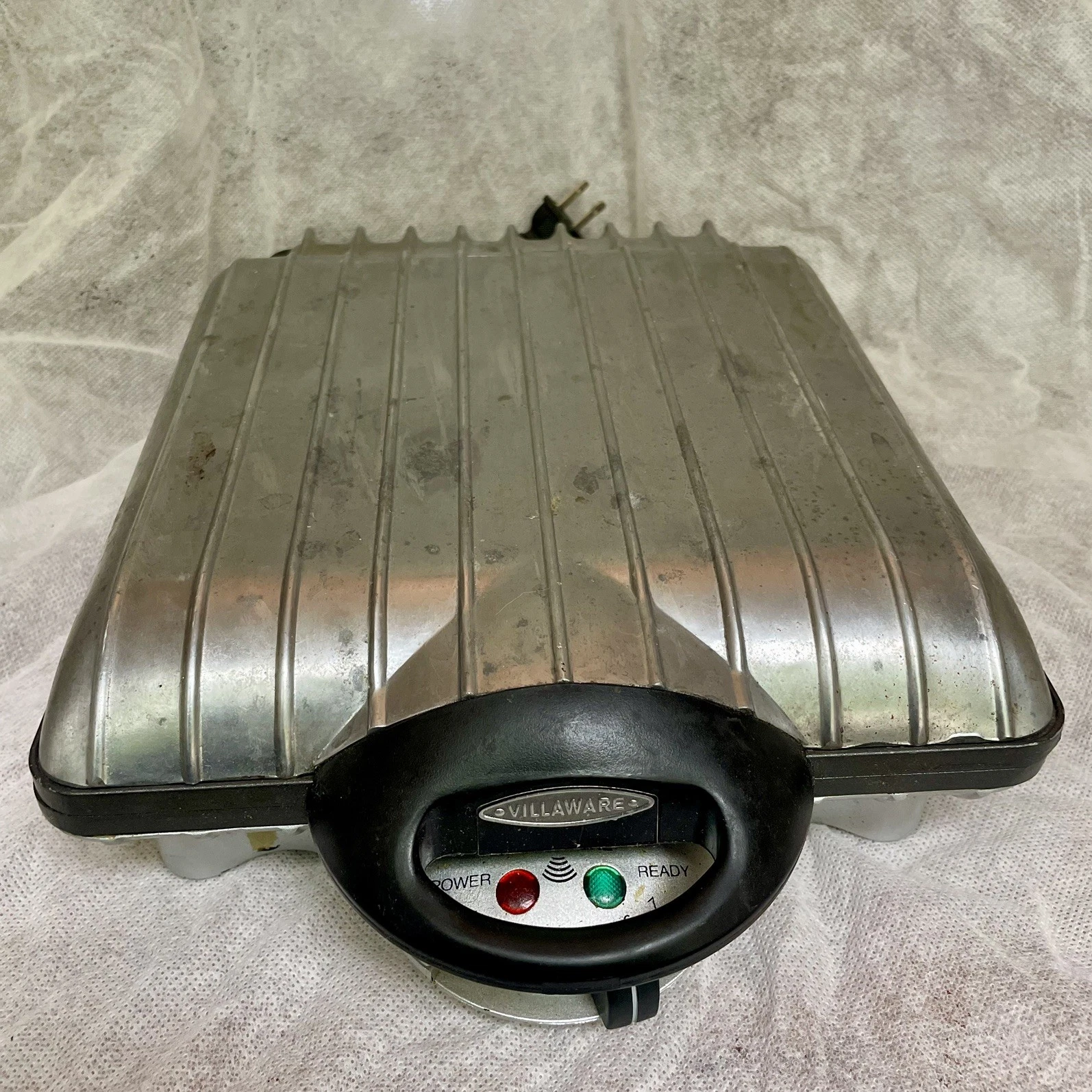 Working Vintage Grannycore VillaWare Uno Classic 4-Square Waffle Maker 2001C