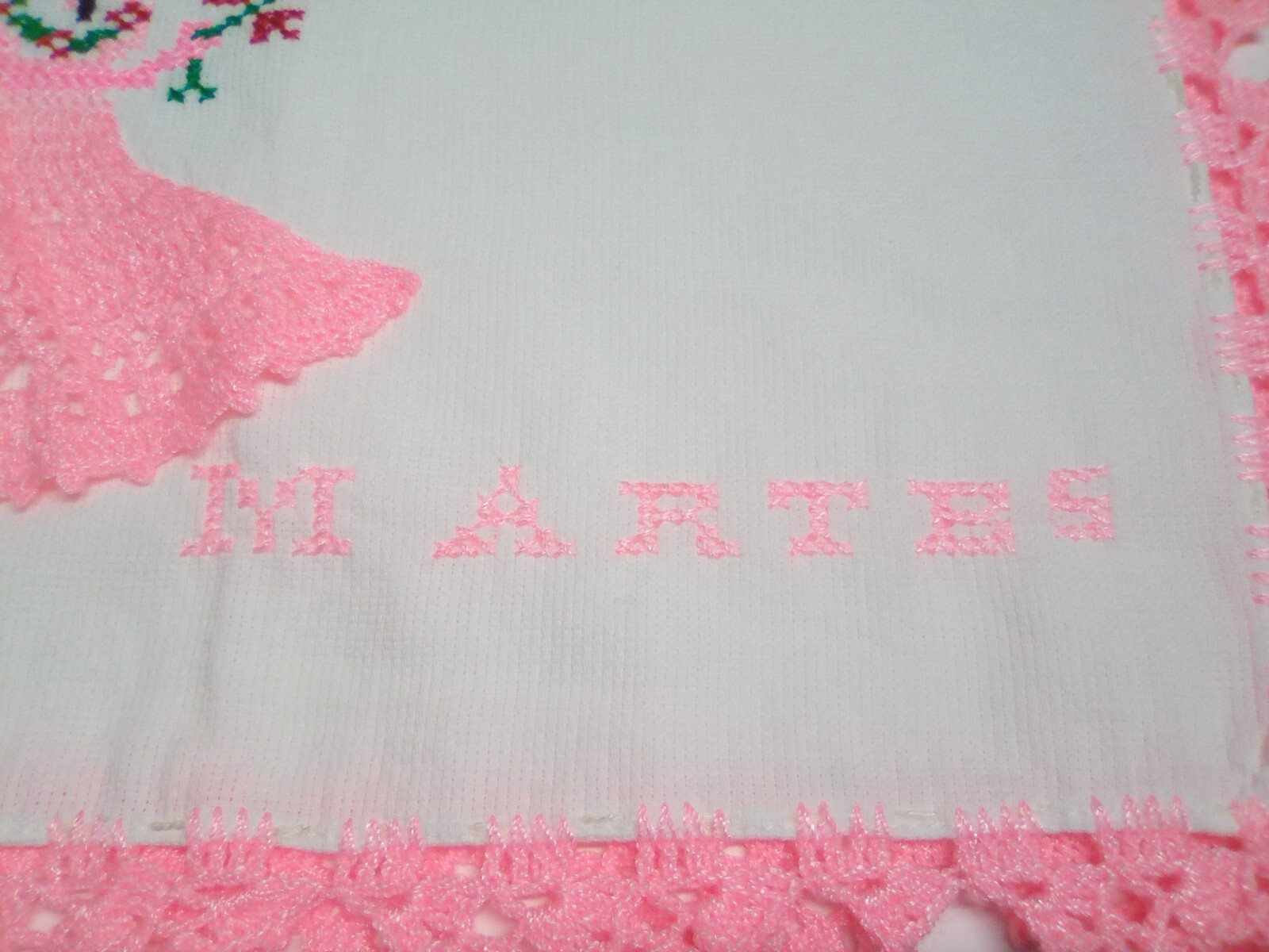 Kitschy Vintage Crocheted Tea Towel Tuesday in Spanish Pink