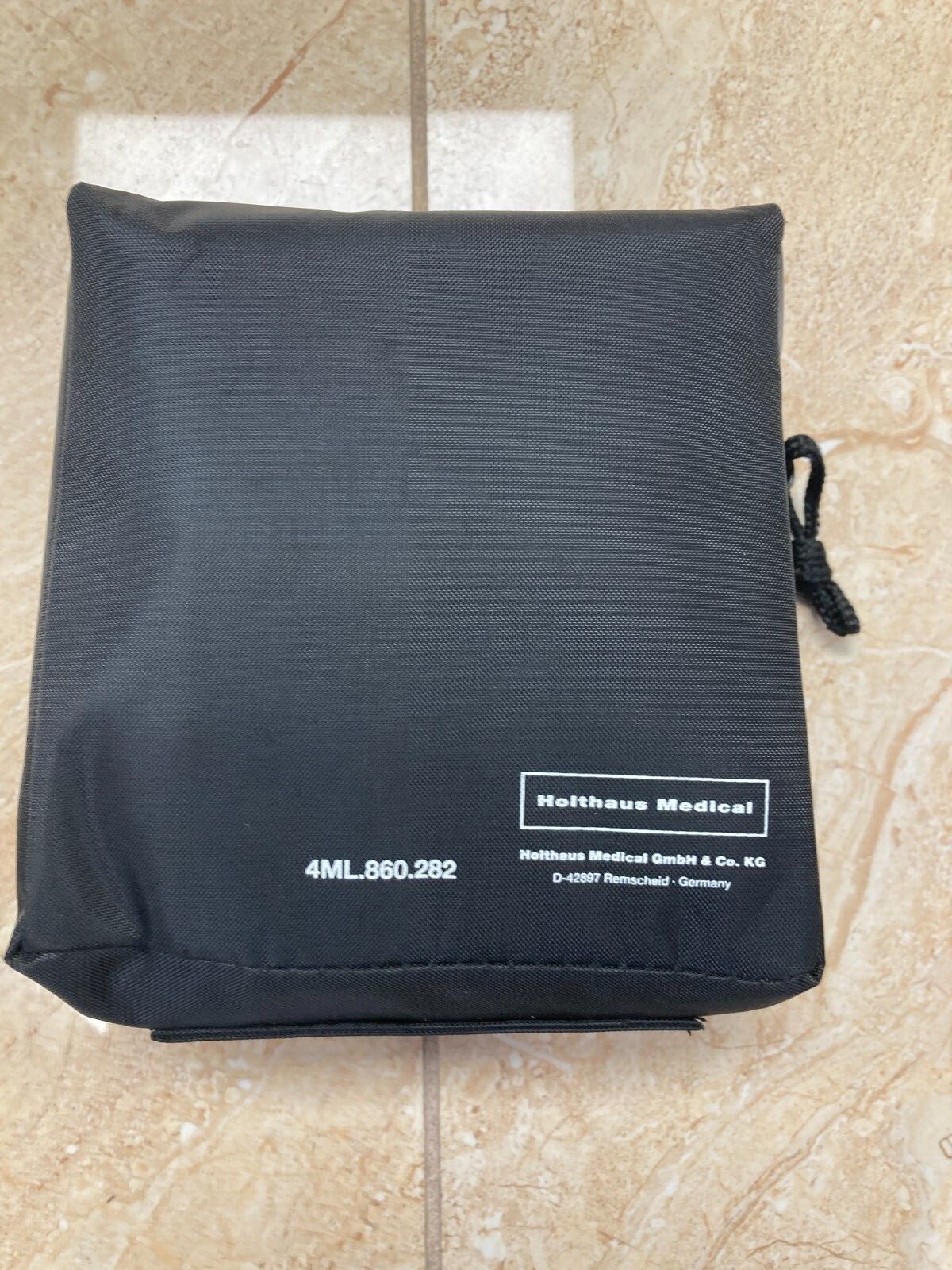 LAMBORGHINI URUS FIRST AID KIT GENUINE OEM #826349 BRAND NEW 4ML.860.282