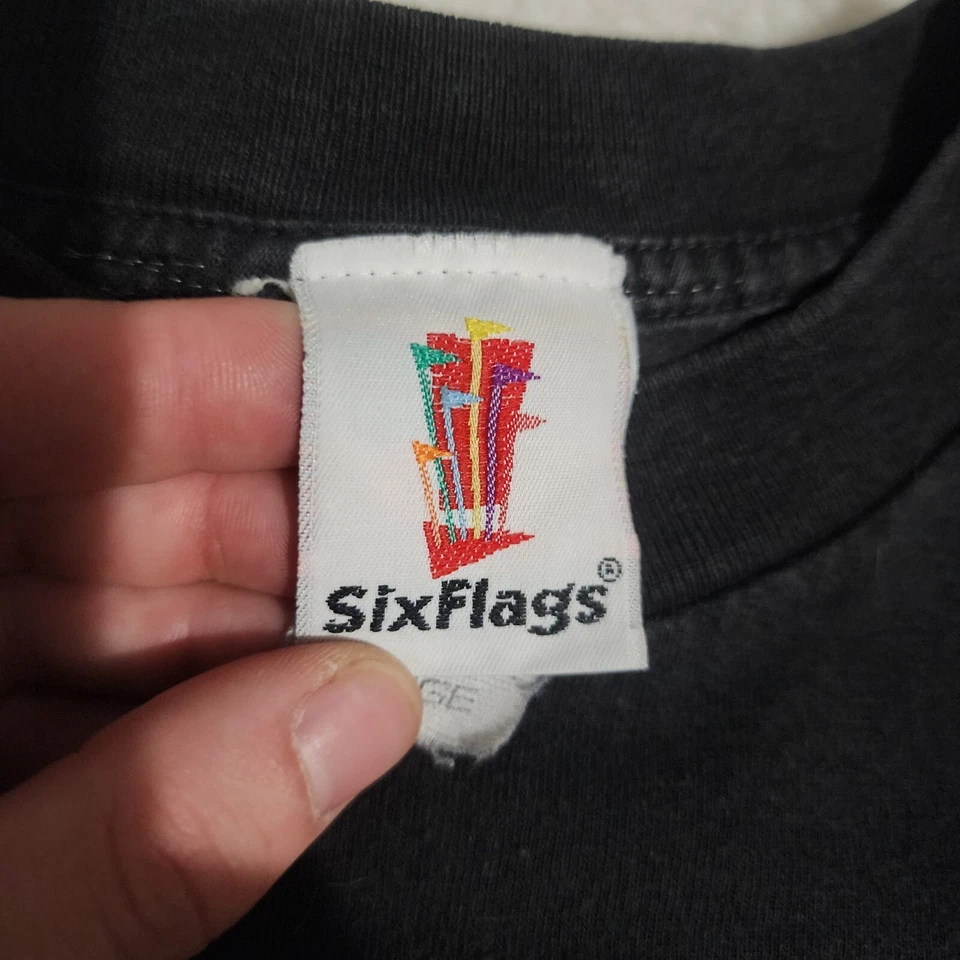 Camiseta negra vintage 1999 Six Flags DC Comics Batman talla grande hecha en EE. UU. Foto 4 de 4