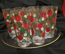 Culver LTD 8 Strawberry Drinking Glasses & Round Serving Plater Tray Vintage MCM