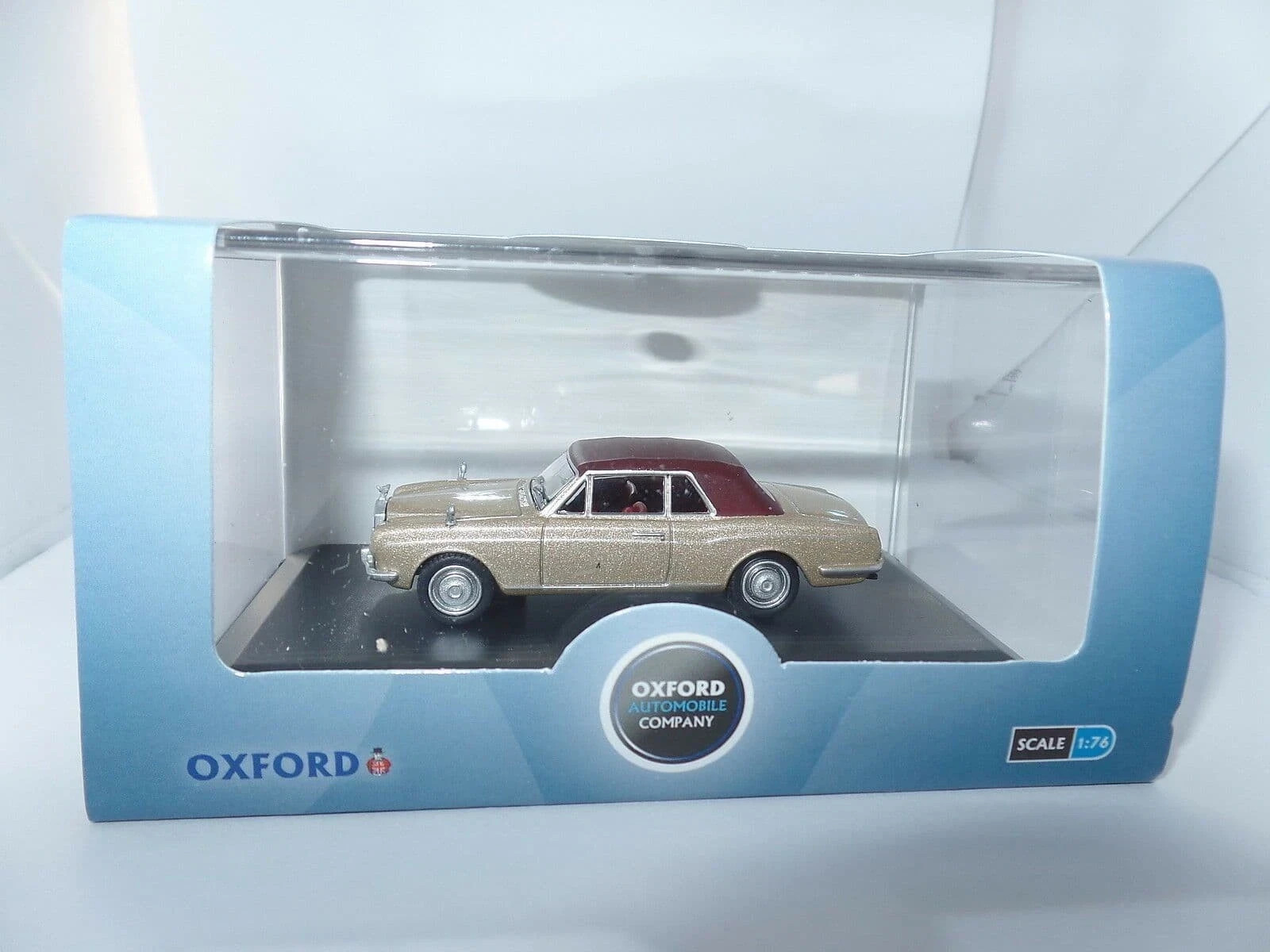 Oxford Diecast Rolls Royce Corniche Convertible Persian Sand 76RRC002