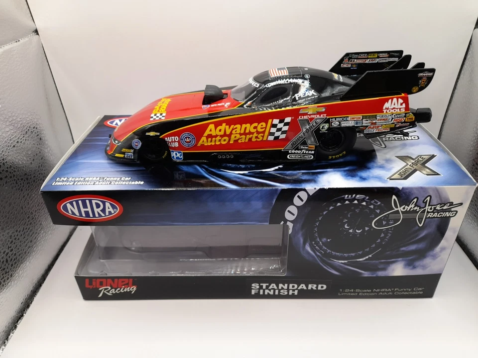 Courtney Force Advance Auto Parts 2018 Camaro Funny Car 1 de 505 NHRA 1:24 Foto 3 de 4