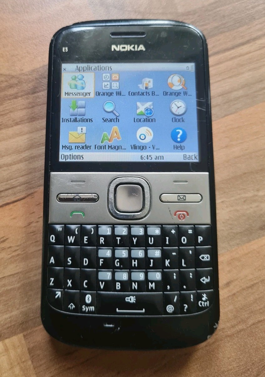 Nokia E5-00 - Black Silver -  Smartphone