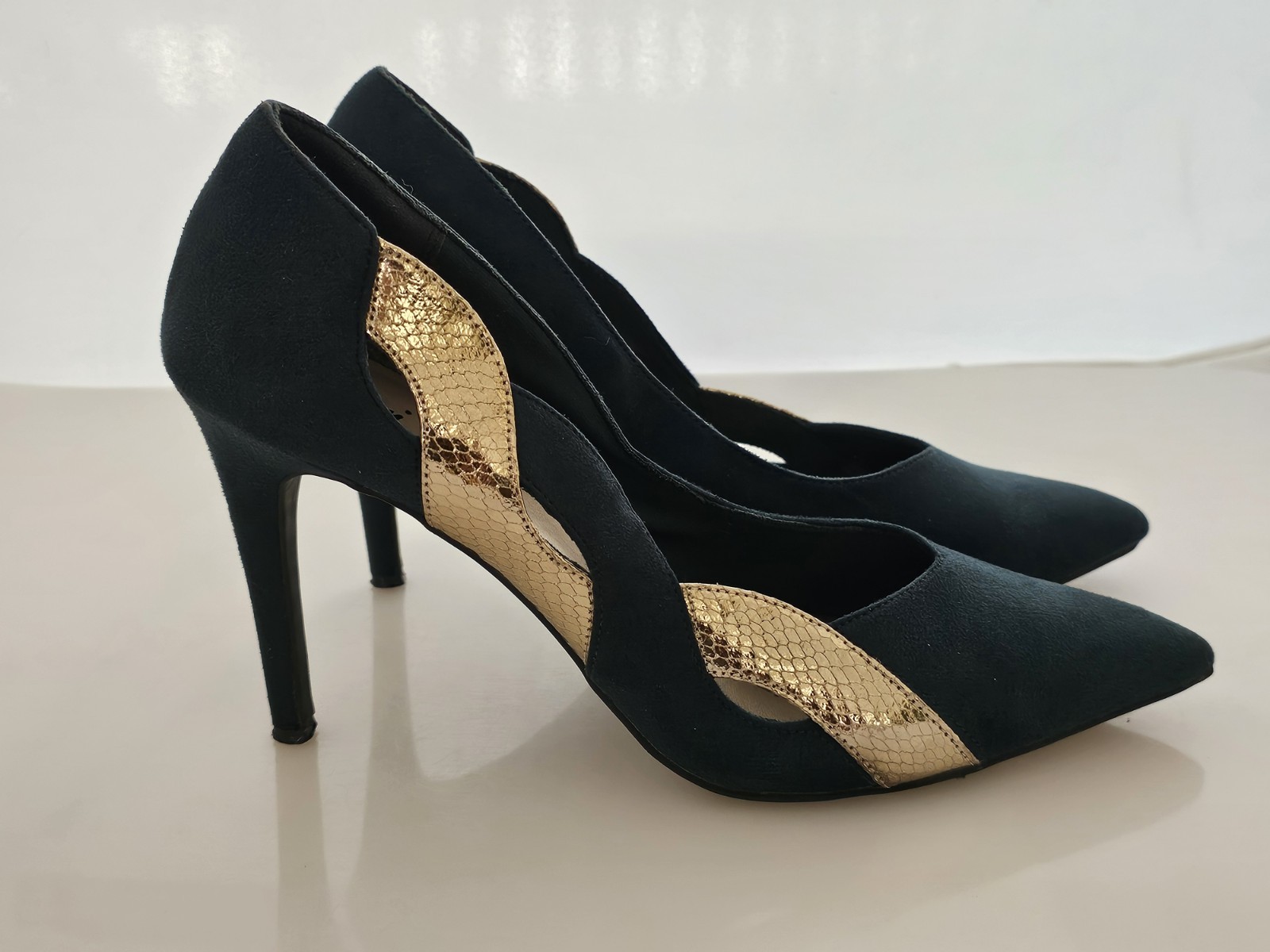 Ladies Size 12 Green Goddess Heels - Elegant & Comfortable Pumps
