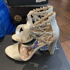 Badgley Mischka Womens Ever After Heels Size 8 with box and Bag