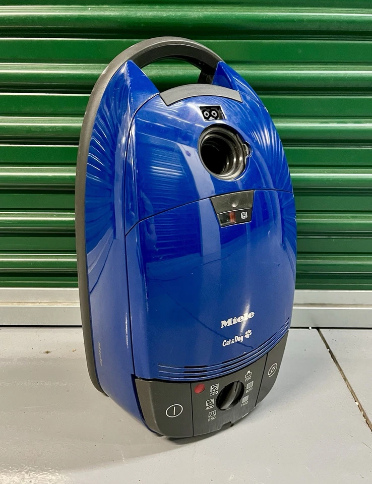 MIELE Cat and Dog S516 Canister Vacuum Cleaner W/ Hose And Power Head - Image 2 of 4