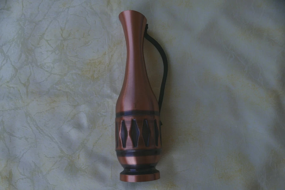 KUPFER VASE mit Griff 22 x 5 cm. Schöne Arbeit.  Noch NEU - Bild 1 von 1