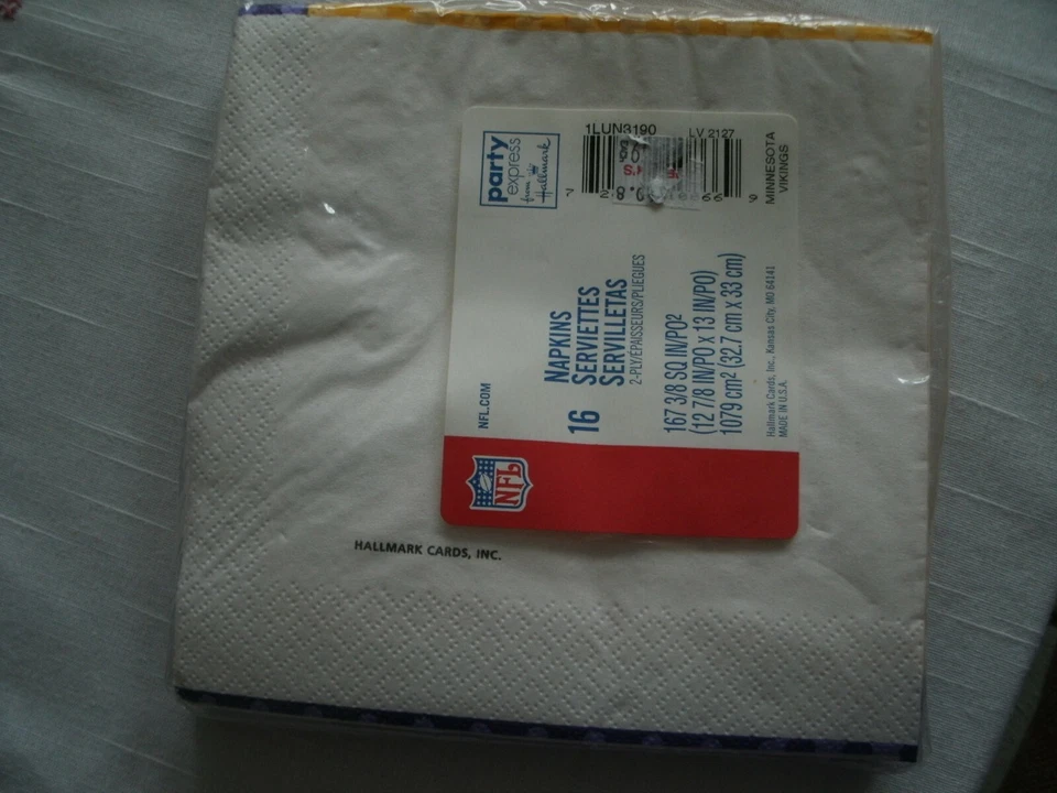 Салфетки Minnesota Vikings NFL/16 CT/Party Express от Hallmark/6 1/2 X 6 1/2 дюйма - Изображение 2 из 3